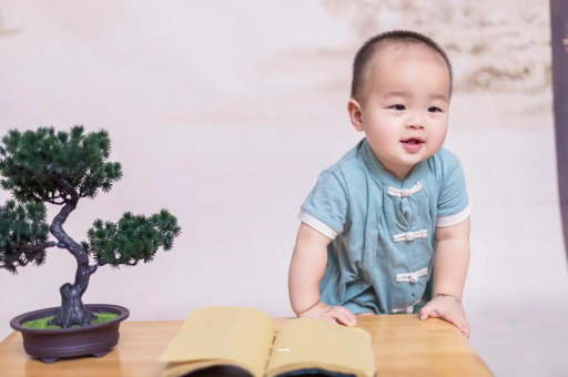 博尔塔拉蒙古宝宝爱吐奶是什么原因